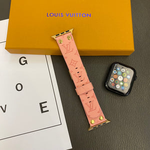 Bracelet de rechange Apple avec décoration en rivets et monogramme en relief LV