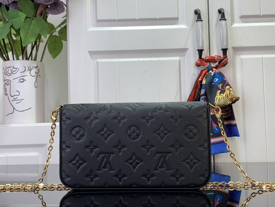 Louis Vuitton Shoulder Bag