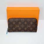 Luxury Louis Vuitton Monogram Long Wallet Zipper Closure