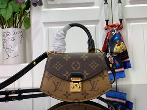 Louis Vuitton Tilsitt Bag – LHB712