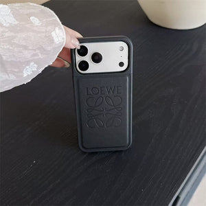 LOEWEケース Shiny Crystal iPhone Case: Chic Design - THEROXYMOB
